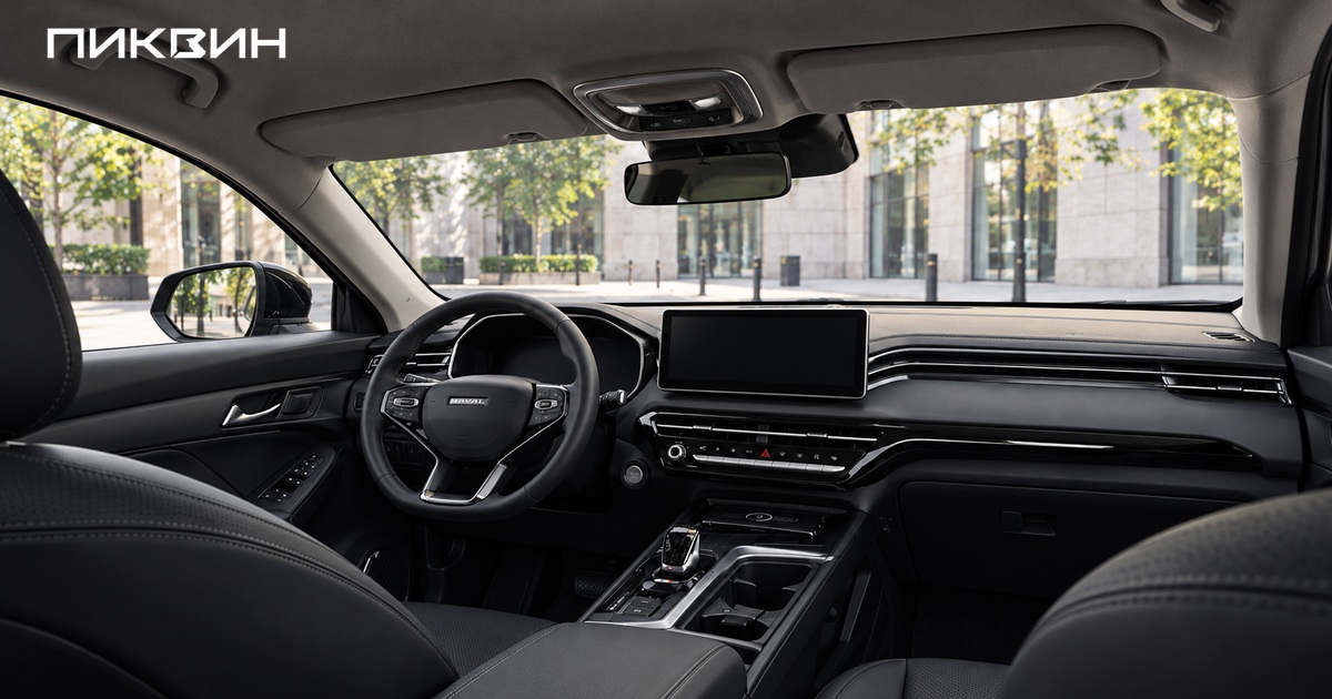 Водительское место российского Haval Jolion обновления 2026 года с новым селектором и физическими кнопками.