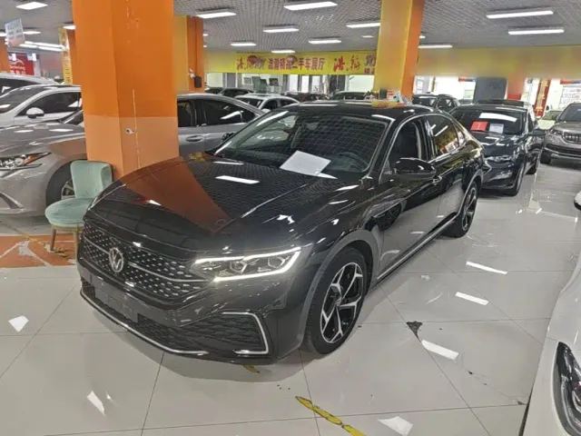 Фотография автомобиля — Volkswagen Passat