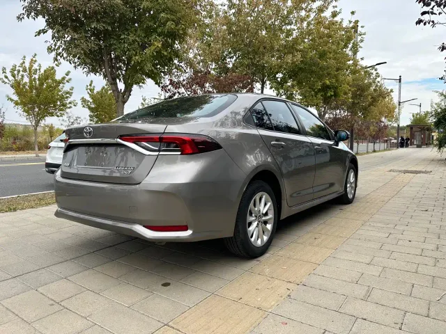 Toyota Corolla — Фото автомобиля 9