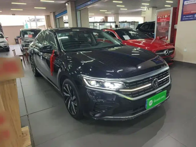 Volkswagen Passat — Фото автомобиля 3