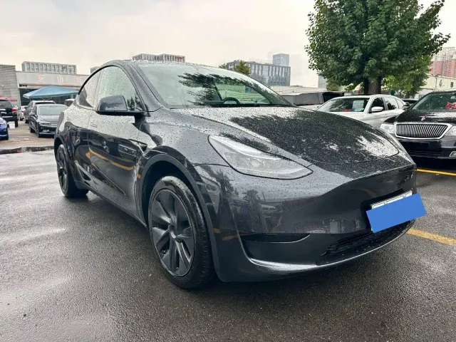 Фотография автомобиля — Tesla Model Y