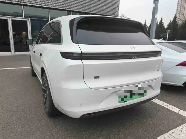 Li Auto L6 — Фото автомобиля 4
