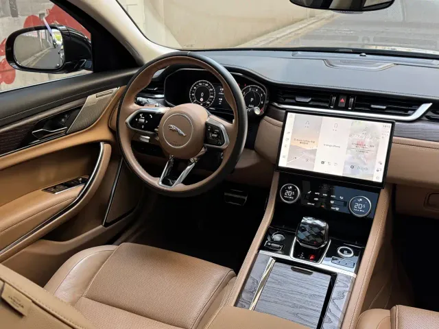 Jaguar XFL — Фото автомобиля 18