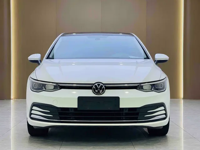 Volkswagen Golf — Фото автомобиля 2