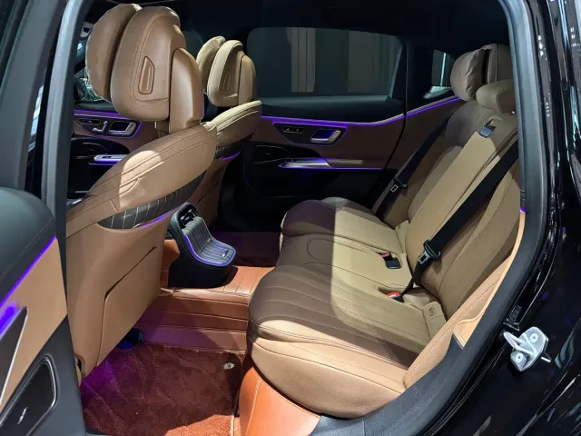 Mercedes-Benz E-Class — Фото автомобиля 15