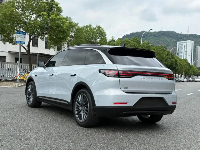 Leapmotor C11 — Фото автомобиля 16