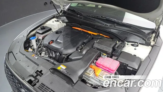 Hyundai Grandeur (New) Hybrid — Фото автомобиля 9