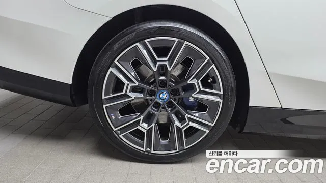 BMW i5 — Фото автомобиля 19