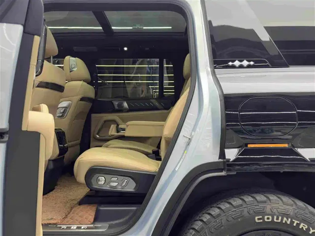 BYD FangChengBao Leopard 8 — Фото автомобиля 9