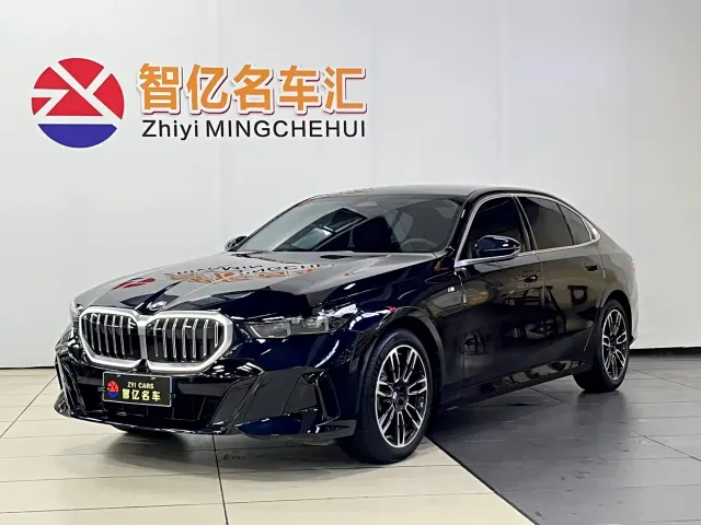 Фотография автомобиля — BMW 5 Series