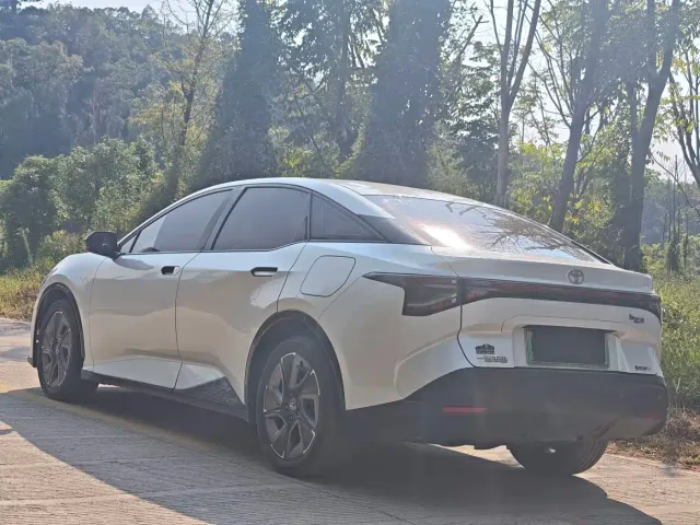 Toyota bZ3 — Фото автомобиля 4