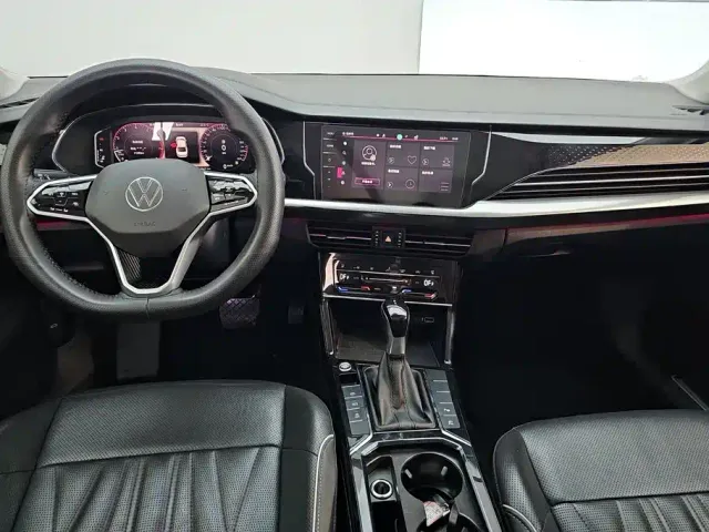 Volkswagen Passat — Фото автомобиля 12