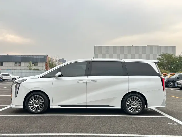 GAC Trumpchi M8 — Фото автомобиля 4