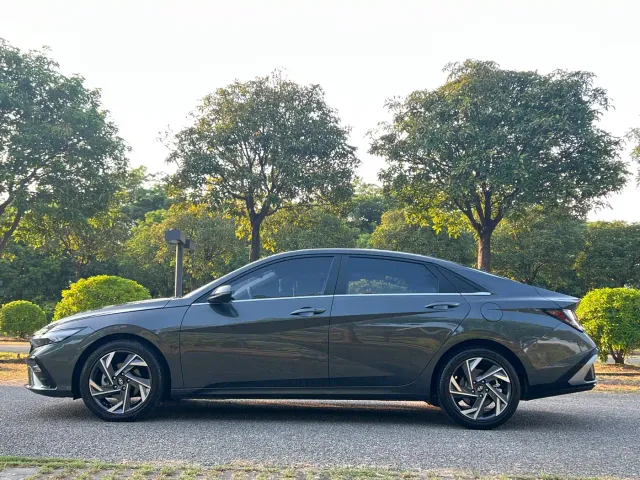 Hyundai Elantra — Фото автомобиля 7