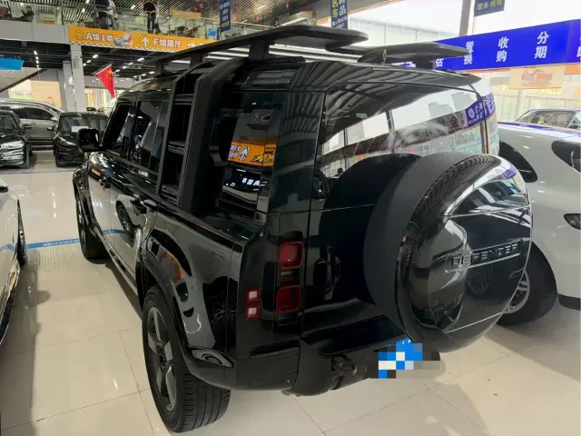 Land Rover Defender — Фото автомобиля 6