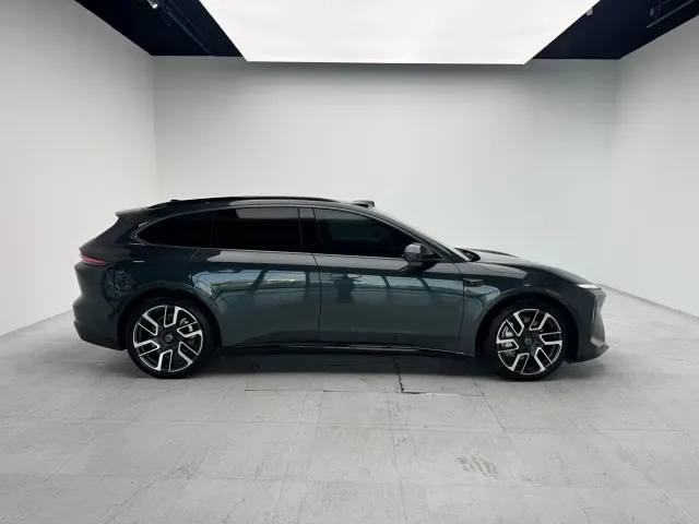 Nio ET5 Touring — Фото автомобиля 16
