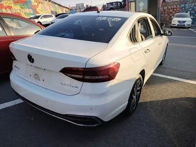 Volkswagen Lavida — Фото автомобиля 6