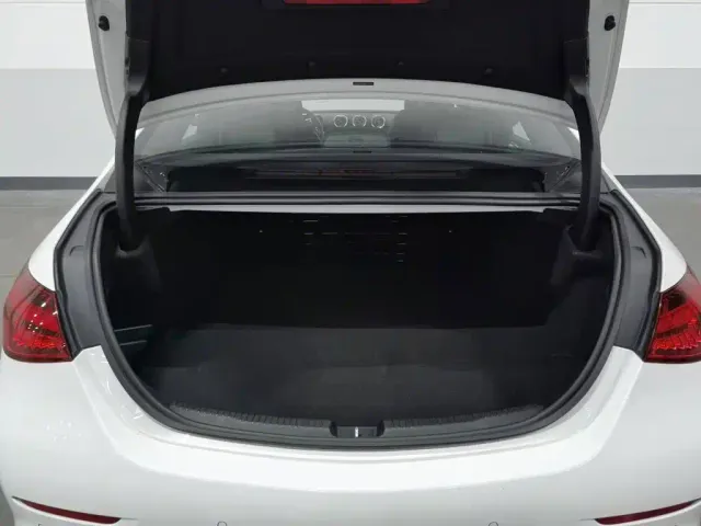 Mercedes-Benz C-Class — Фото автомобиля 16