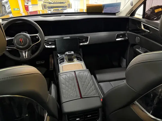 Hongqi E-HS9 — Фото автомобиля 9