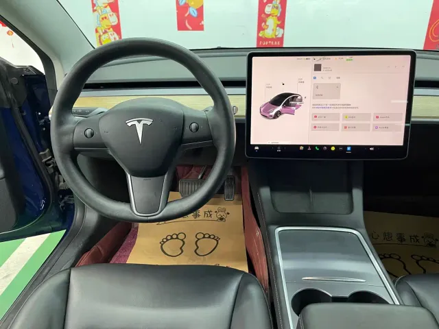 Tesla Model 3 — Фото автомобиля 11