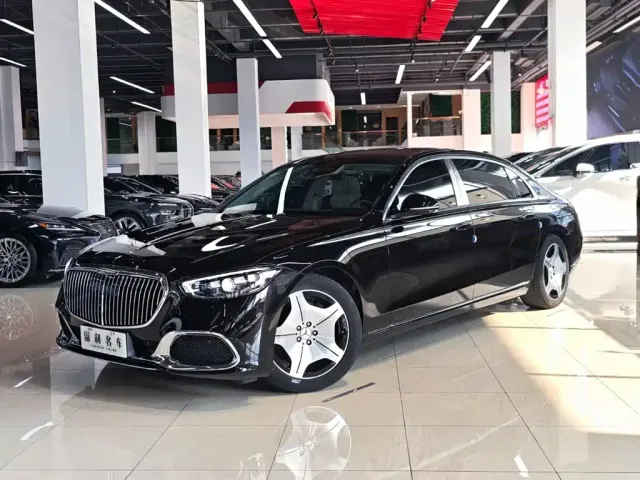 Фотография автомобиля — Mercedes-Benz Maybach S-Class