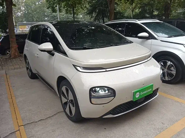 Baojun Cloud — Фото автомобиля 3
