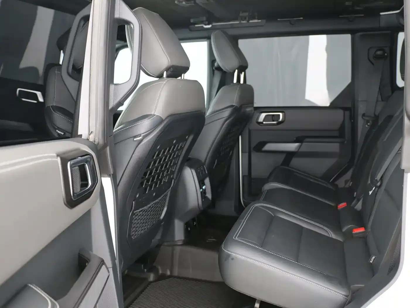 Ford Ford Bronco 2024 2.3T Black Diamond Big Foot Off-Road Edition — Фото автомобиля 10