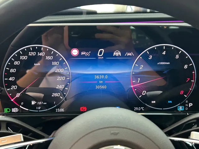 Mercedes-Benz E-Class — Фото автомобиля 12