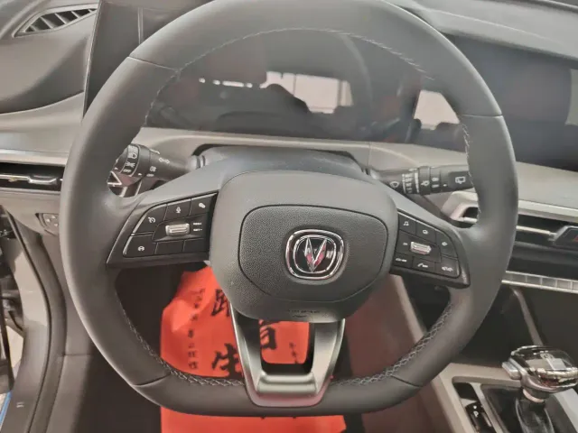 Changan CS35 Plus — Фото автомобиля 11