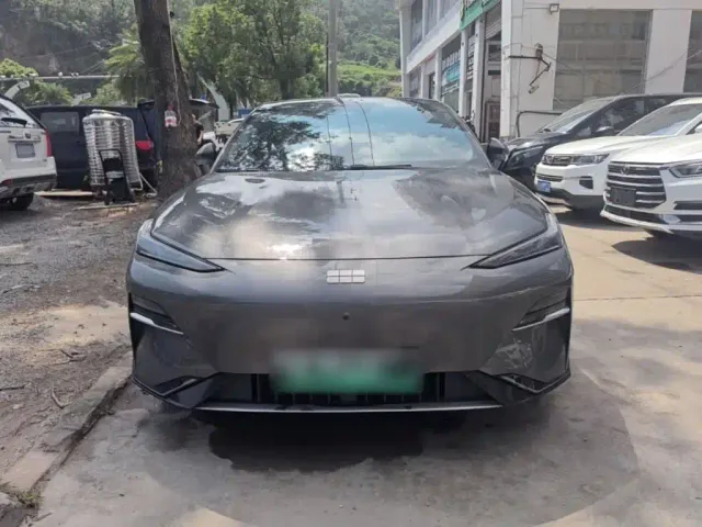 Geely Galaxy E8 — Фото автомобиля 2