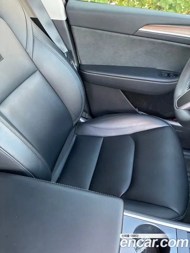 Tesla Model Y — Фото автомобиля 10
