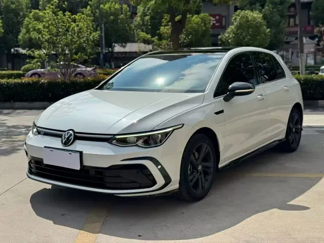 Фотография автомобиля — Volkswagen Golf