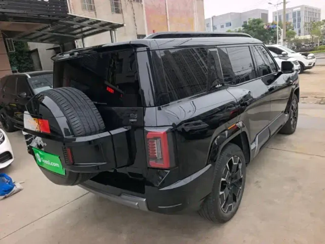 BYD FangChengBao Leopard 8 — Фото автомобиля 6