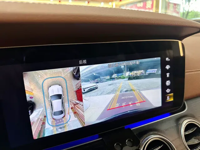 Mercedes-Benz E-Class — Фото автомобиля 12