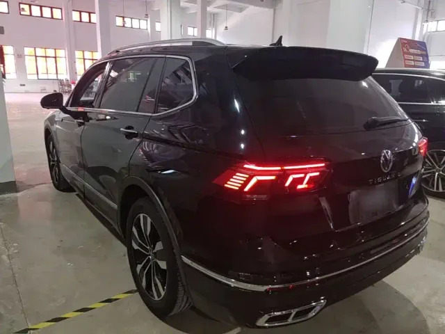Volkswagen Tiguan L — Фото автомобиля 4