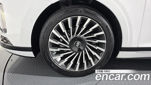 Hyundai Grandeur GN7 — Фото автомобиля 5