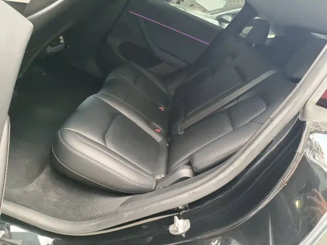 Tesla Model Y — Фото автомобиля 16