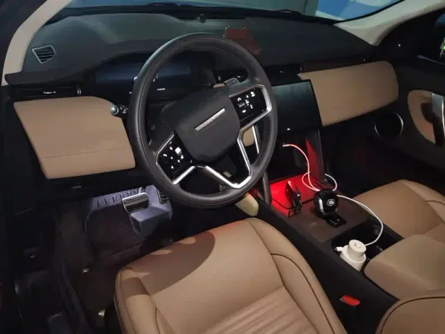 Land Rover Discovery Sport — Фото автомобиля 12