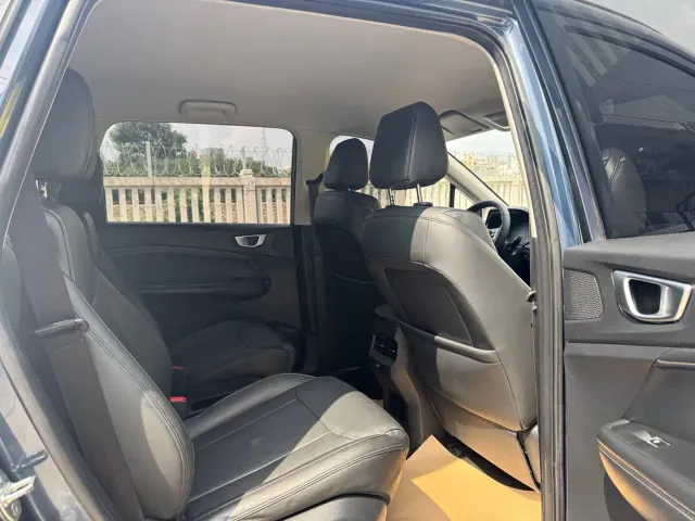 Wuling Jiachen — Фото автомобиля 12
