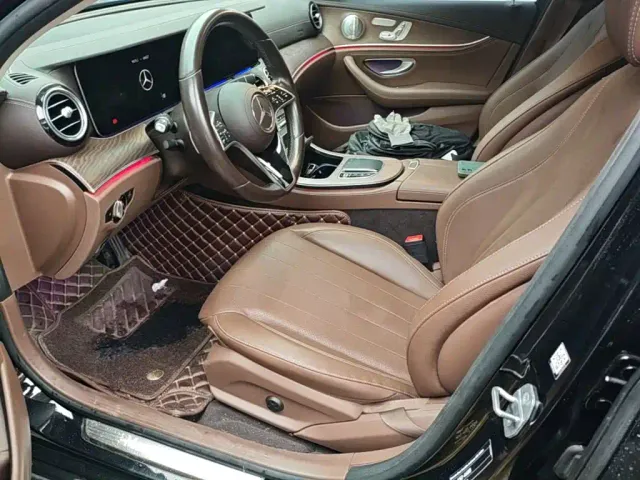 Mercedes-Benz E-Class — Фото автомобиля 14