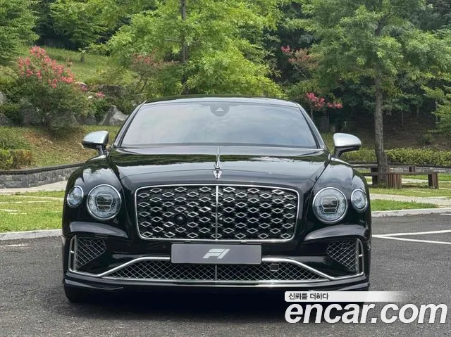 Bentley Flying Spur — Фото автомобиля 2