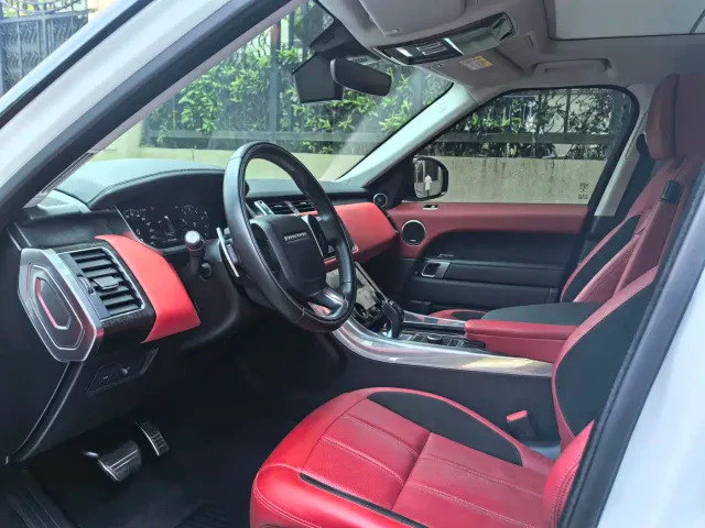 Land Rover Range Rover Sport — Фото автомобиля 12