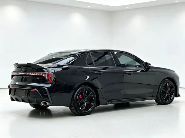 Lynk & Co 03 — Фото автомобиля 8