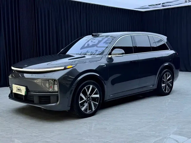 Li Auto L8 — Фото автомобиля 5
