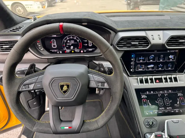 Lamborghini Urus — Фото автомобиля 10
