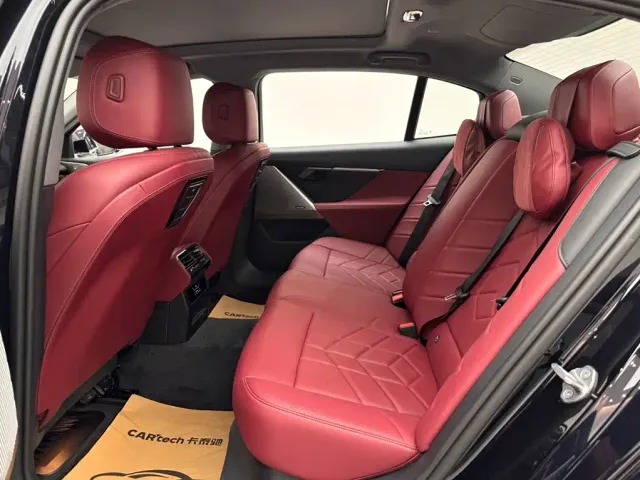 BMW 5 Series — Фото автомобиля 9