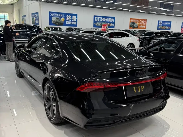 Audi A7L — Фото автомобиля 8