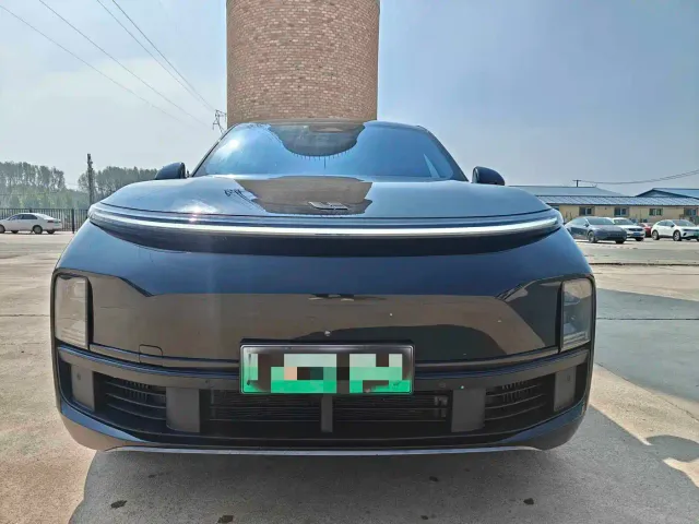 Li Auto L8 — Фото автомобиля 2