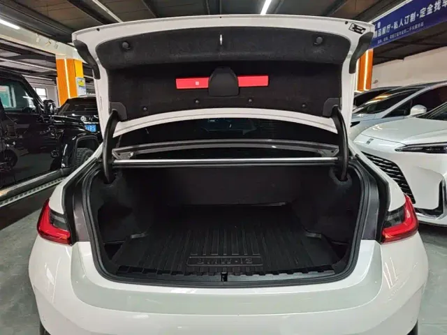 BMW i3 — Фото автомобиля 18