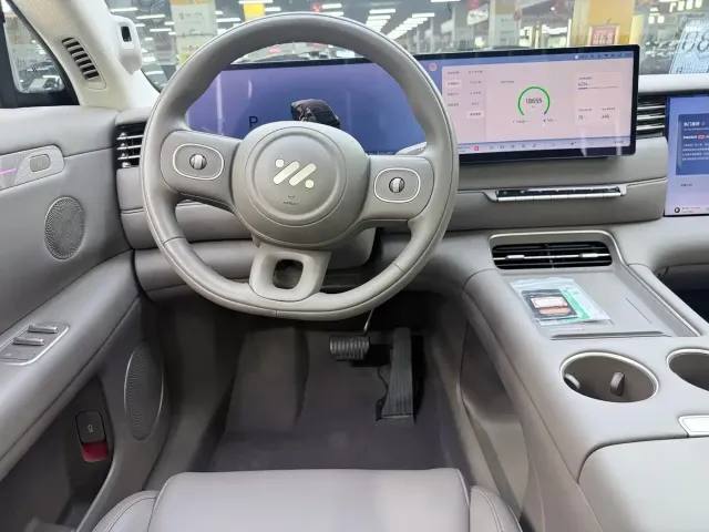 IM Motors IM LS6 2025 Extended Range Base — Фото автомобиля 10